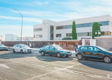 Oficina en alquiler en Calle La Granja, 8, Alcobendas, Madrid, 28100 con coche, neumático, edificio, rueda, luz de estacionamiento, vehículo terrestre, cielo, nube, vehículo y ventana alrededor