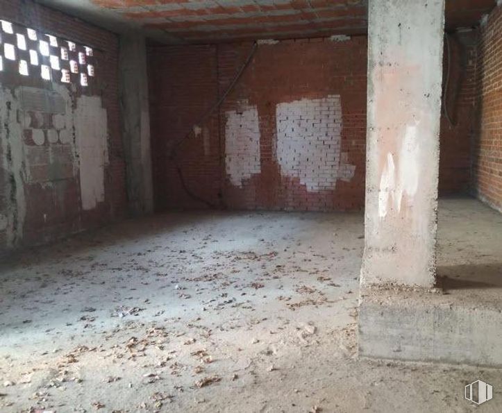 Local en alquiler y venta en Calle Presidente Felipe González, Arganda del Rey, Madrid, 28500 con madera, ladrillo, albañilería, suelo, suelos, material de construcción, hormigón, tintes y matices, material compuesto y casa alrededor