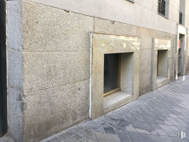 Local en venta en Calle Espartinas, 4, Salamanca, Madrid, 28001 con chimenea, edificio, gris, piso, diseño urbano, puerta, material compuesto, superficie de carretera, ventana y rectángulo alrededor