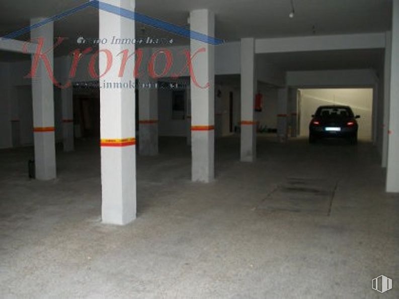 Local en venta en Camino Fuente de Arriba, Vicálvaro, Madrid, 28032 con coche, luz de estacionamiento automotriz, edificio, accesorio, iluminación automotriz, vehículo, piso, suelo, aparcamiento y gas alrededor