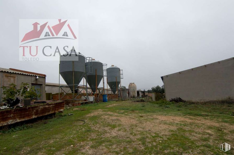 Land for sale at Camino Polán, S/N, Polán, Toledo, 45161 with building, sky, plant, grass, landscape, city, urban design, facade, tree and road around