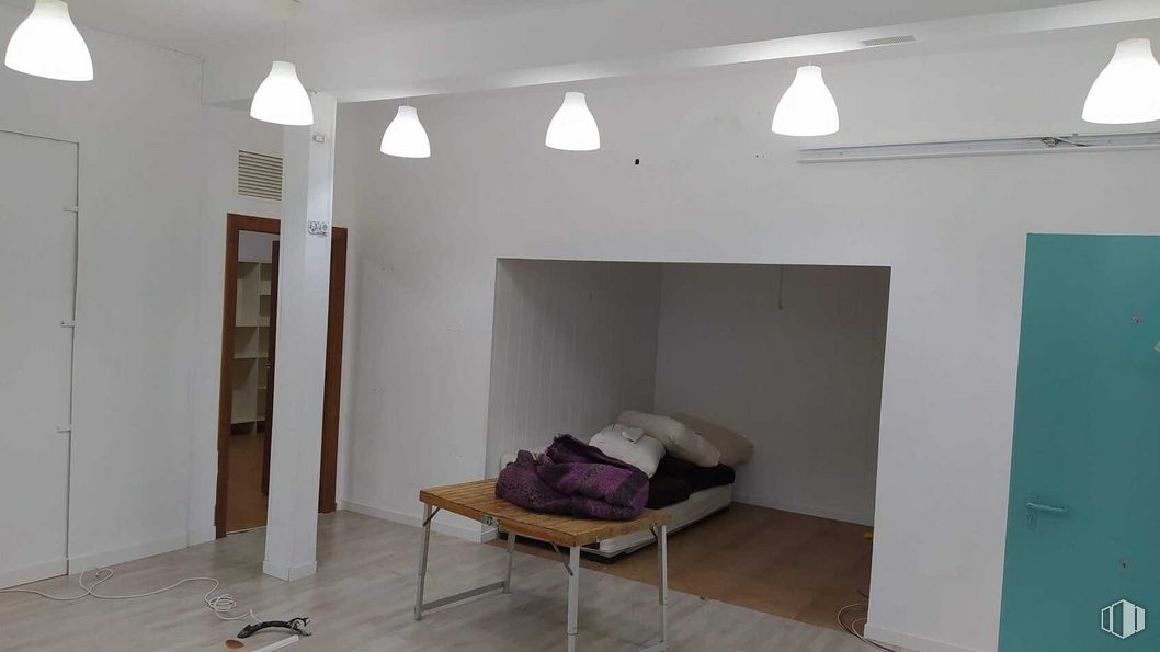 Local en venta en Calle Sierra de Contraviesa, Puente de Vallecas, Madrid, 28053 con alumbrado, mueble, equipaje y bolsos, lámpara, propiedad, accesorio, interiorismo, suelos, confort y suelo alrededor