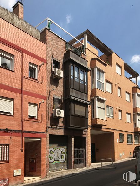 Local en alquiler en Calle Sanz Raso, 49, Puente de Vallecas, Madrid, 28038 con ventana, edificio, cielo, accesorio, diseño urbano, condominio, nube, área residencial, ladrillo y fachada alrededor