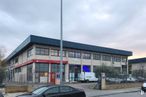 Industrial for sale at Calle Resina, 39, Villaverde, Madrid, 28021 with car, building, automotive parking light, wheel, tire, sky, vehicle, cloud, automotive lighting and facade around