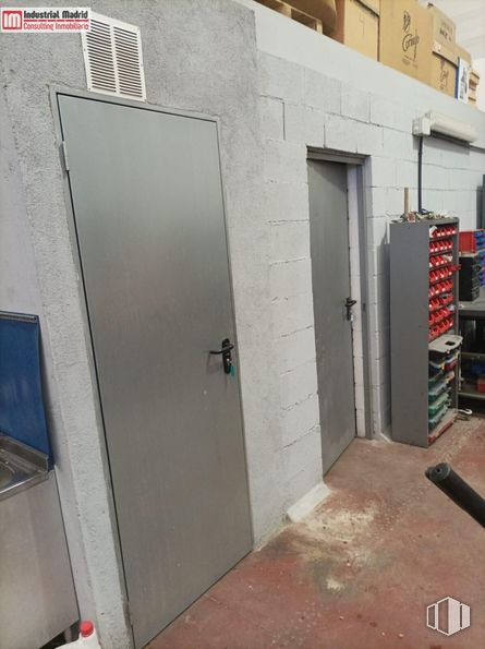 Industrial for sale at Avenida Milán, Azuqueca de Henares, Guadalajara, 19200 with door, building, fixture, gas, composite material, facade, machine, metal, aluminium and concrete around