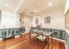 Oficina en venta en Zona Almagro, Chamberí, Madrid, 28010 con silla, alumbrado, marco, mesa, edificio, madera, hall, casa, suelos y suelo alrededor