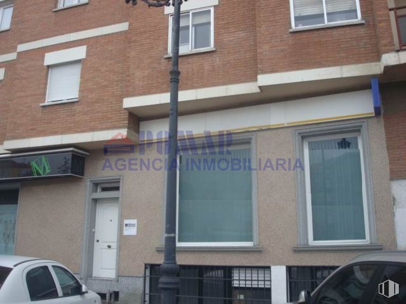 Office for sale at Calle Alfonso de Montalvo, 9, Ávila, 05001 with window, door, fixture, brickwork, brick, font, building, building material, facade, commercial building and tints and shades around