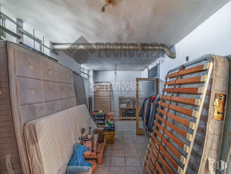 Local en venta en Plaza Platón, Ciudad Lineal, Madrid, 28027 con madera, estantería, gas, techo, ingeniería, estante, publicación, máquina, edificio y madera dura alrededor