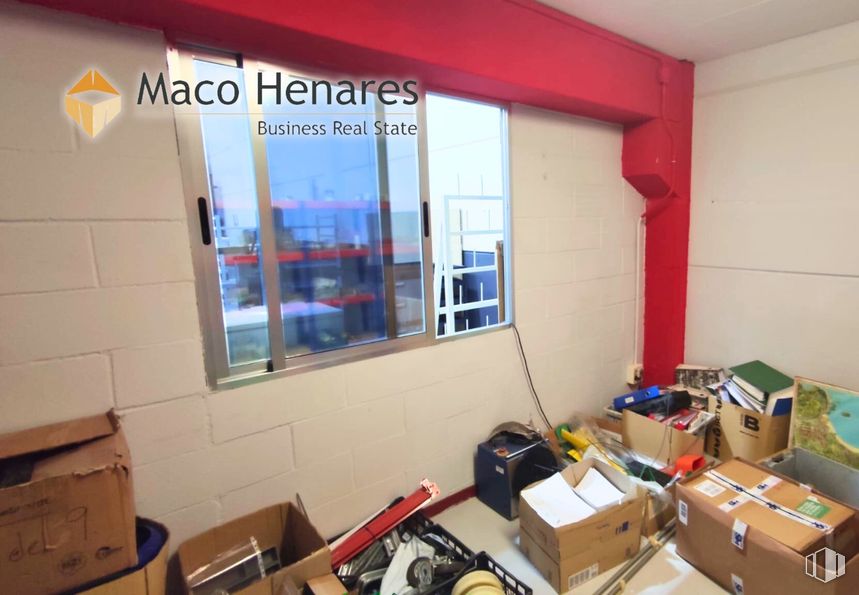 Industrial for rent at Zona industrial Inbisa, Alcalá de Henares, Madrid, 28802 with window, shipping box, box, ceiling, flooring, floor, transparency, wood stain, daylighting and cleanliness around