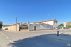 Industrial for rent at Polígono 11, parcela 61, Los Carrizales, Tielmes, Madrid, 28550 with building, sky, property, street light, road surface, asphalt, window, thoroughfare, residential area and road around