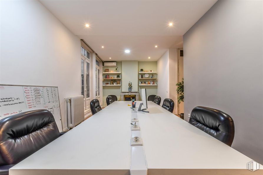 Office for rent at Calle Alfonso XII, 8, Retiro, Madrid, 28014 with chair, table top, furniture, interior design, flooring, ceiling, floor, table, office chair and lighting around