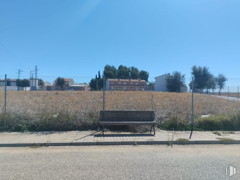 Land for sale at Zona carretera CM-3000, Cabezamesada, Toledo, 45890 with bench, public space, outdoor bench, land lot, shade, sidewalk, outdoor furniture, fence, shadow and walkway around