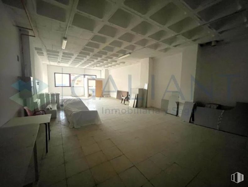 Nave en venta en Calle Aguacate, Carabanchel, Madrid, 28044 con cama, accesorio, madera, suelos, suelo, hall, techo, edificio, espacio y silla alrededor