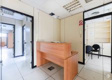 Retail for rent at Calle Marqués de Leis, 20, Tetuán, Madrid, 28020 with chair, desk, lighting, interior design, furniture, flooring, floor, ceiling, room and door around