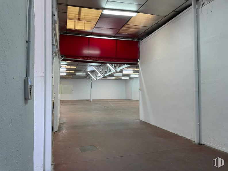 Industrial for rent at Calle Ventalama, Toledo, 45007 with fixture, lighting, flooring, hall, ceiling, aluminium, glass, composite material, concrete and metal around