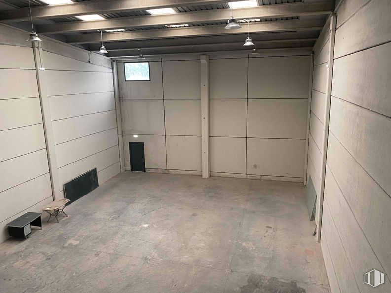 Industrial for rent at Calle San Erasmo, Villaverde, Madrid, 28021 with door, wood, hall, flooring, floor, ceiling, hardwood, concrete, plywood and roof around