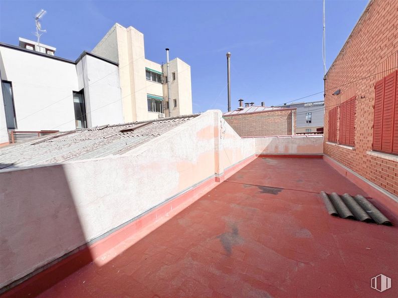 Nave en venta en Calle Alfonso Gómez, 13, San Blas - Canillejas, Madrid, 28037 con cielo, edificio, superficie de la carretera, asfalto, diseño urbano, material compuesto, madera, material de construcción, ventana y tintes y matices alrededor