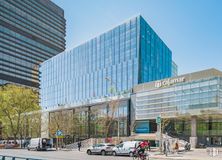 Office for rent at Paseo Castellana, 85, Tetuán, Madrid, 28046 with car, building, sky, wheel, daytime, tire, architecture, vehicle, skyscraper and urban design around