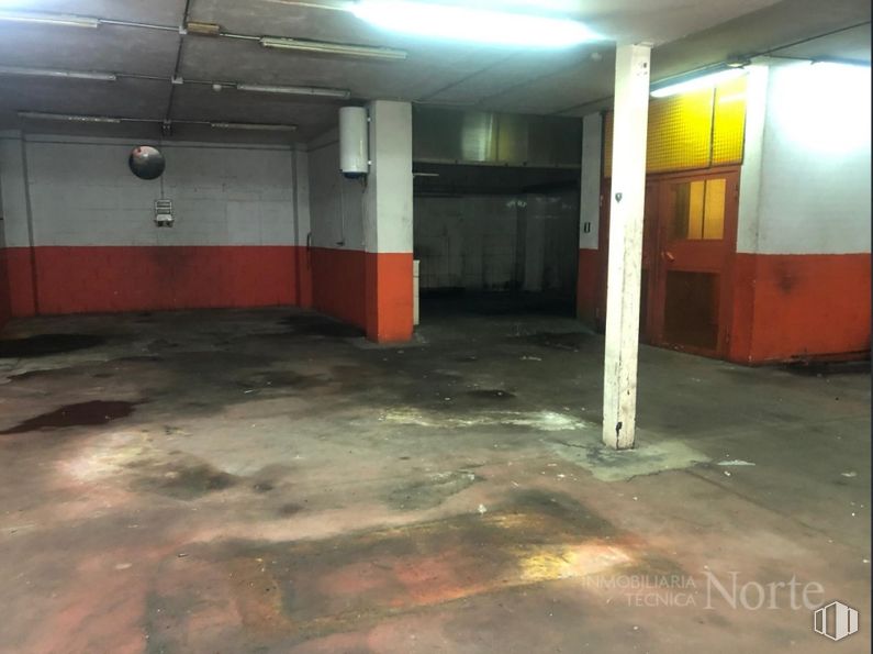 Nave en venta en Polígono Los Nogales, Algete, Madrid, 28119 con puerta, suelos, suelo, hall, material compuesto, techo, hormigón, gas, aparcamiento y material de construcción alrededor