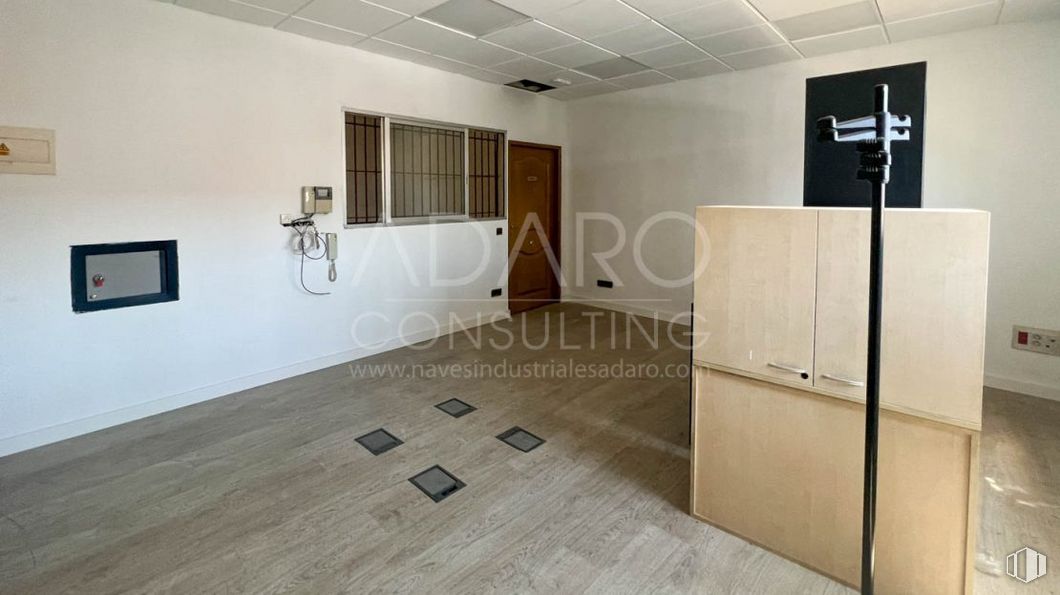 Nave en venta en Calle Agua, Pinto, Madrid, 28320 con marco, ebanistería, madera, accesorio, suelos, suelo, hall, madera dura, techo y rectángulo alrededor