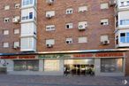 Retail for rent at Avenida Córdoba, 3, Usera, Madrid, 28026 with window, building, fixture, urban design, brick, material property, residential area, condominium, facade and city around