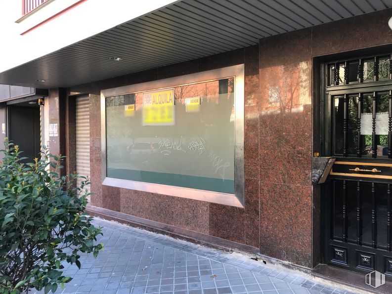 Local en venta en Calle Vicente Muzas, 6, Ciudad Lineal, Madrid, 28043 con planta, sombra, edificio, barrio, ladrillo, fachada, bienes raíces, ventana, accesorio y tintes y matices alrededor