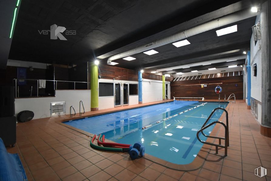 Local en venta en Calle San Isidro, 14, Majadahonda, Madrid, 28220 con piscina, pabellón, agua, suelos, suelo, ocio, juegos y deportes de interior, edificio, sala de recreo y deportes alrededor