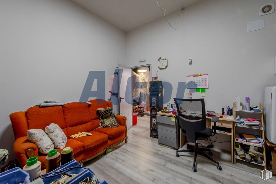 Local en venta en Calle Veza, 7, Tetuán, Madrid, 28029 con silla, sofá, mueble, mesa, confort, sala de estar, interiorismo, suelo, marco y madera alrededor