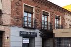 Office for rent at Plaza Constitución, 13, El Álamo, Madrid, 28607 with window, building, door, sky, fixture, brick, wood, brickwork, building material and city around