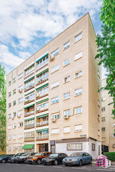 Local en venta en Calle Cuevas de Almanzora, 50, Hortaleza, Madrid, 28033 con coche, edificio, cielo, rueda, nube, neumático, durante el día, propiedad, vehículo y ventana alrededor