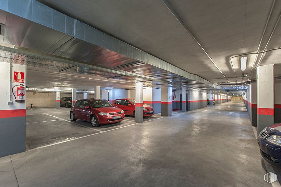 Office for rent at Edificio Data, Calle Sepúlveda, 17, Alcobendas, Madrid, 28100 with car, automotive parking light, tire, wheel, vehicle, automotive lighting, building, motor vehicle, automotive design and mode of transport around