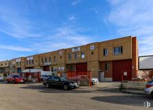 Nave en alquiler en Polígono industrial Los Ángeles, Getafe, Madrid, 28906 con coche, edificio, cielo, nube, luz de estacionamiento automotriz, rueda, neumático, vehículo terrestre, vehículo y propiedad alrededor