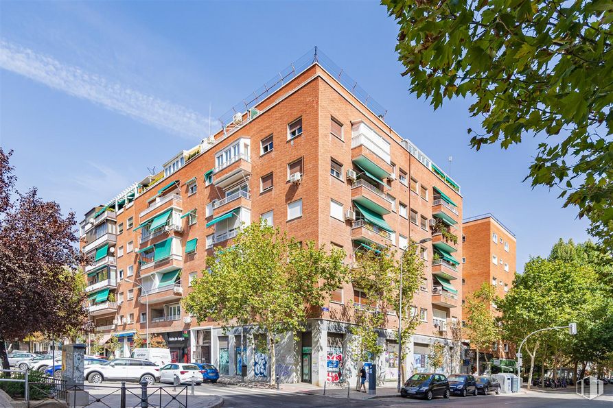 Local en venta en Calle Ramos Carrión, Chamartín, Madrid, 28002 con edificio, cielo, coche, propiedad, rueda, árbol, vehículo, ventana, bloque de pisos y neumático alrededor