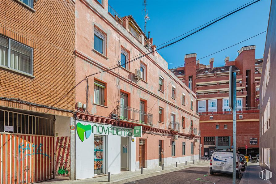 Local en venta en Calle Aníbal, 5, Tetuán, Madrid, 28020 con ventana, coche, edificio, propiedad, cielo, vehículo, superficie de la carretera, diseño urbano, barrio y neumático alrededor