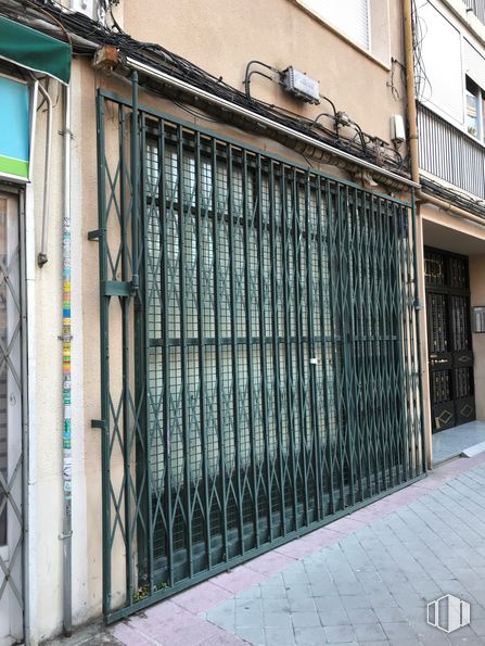 Retail spaces for sale on Plaza de Arteijo, Madrid, Madrid | Belbex.com