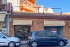 Retail for rent at Avenida Estación, 5, Pelayos de la Presa, Madrid, 28696 with wheel, car, tire, automotive parking light, land vehicle, sky, vehicle, property, window and building around