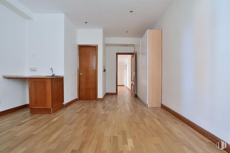 Oficina en venta en Paseo Castellana, Tetuán, Madrid, 28046 con puerta, escritorio, propiedad, ebanistería, edificio, accesorio, madera, interiorismo, suelos y suelo alrededor