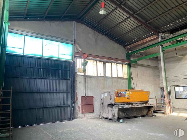 Nave en venta en Zona industrial, San Sebastián de los Reyes, Madrid, 28700 con ventana, accesorio, madera, gas, material compuesto, ingeniería, suelos, máquina, metal y haz alrededor