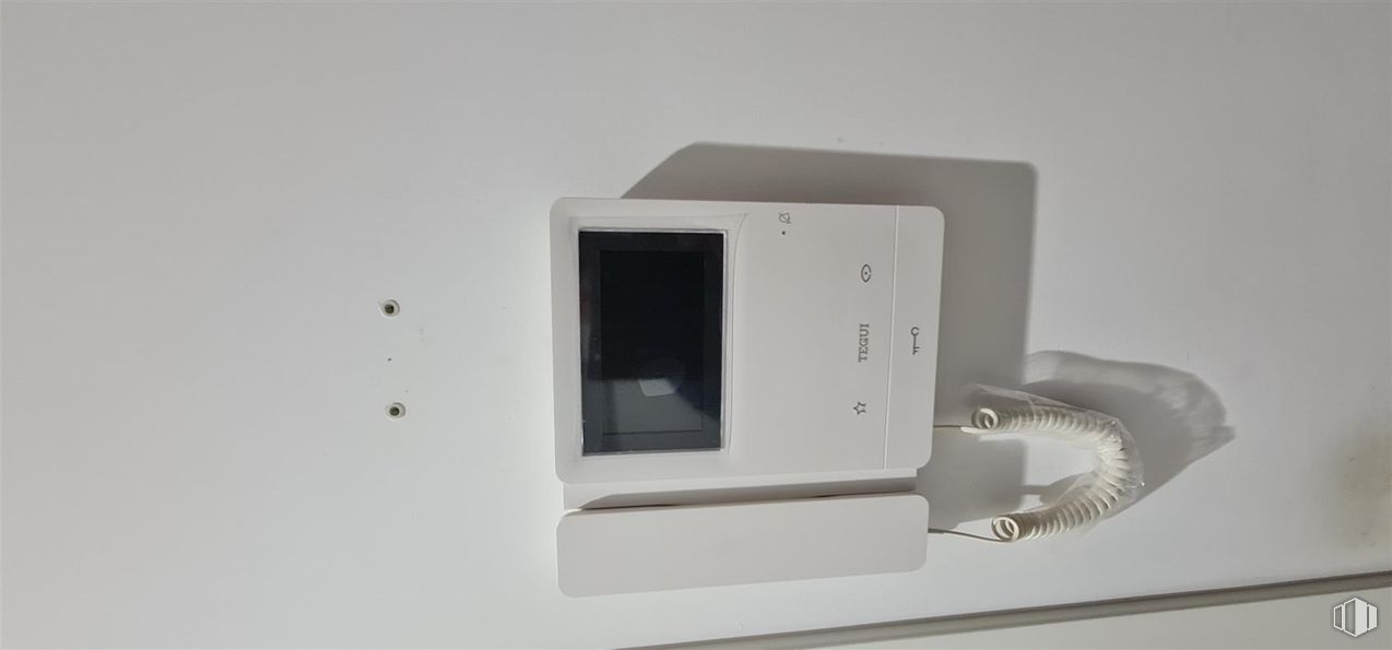 Oficina en venta en Centro urbano, Alcorcón, Madrid, 28012 con gas, dispositivo electrónico, rectángulo, suministro eléctrico, evento, material compuesto, máquina, accesorio electrónico, habitación y placa de pared alrededor