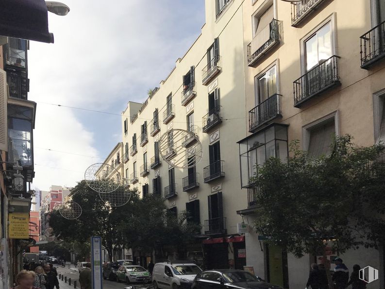 Local en alquiler en Calle Hortaleza, 15, Centro, Madrid, 28004 con coche, edificio, cielo, día, nube, ventana, infraestructura, negro, vehículo y árbol alrededor