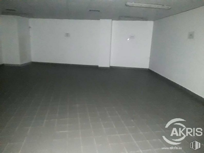 Local en venta en Avenida Fuenlabrada, Leganés, Madrid, 28912 con propiedad, accesorio, suelo de baldosas, suelos, suelo, madera, material compuesto, evento, madera dura y techo alrededor