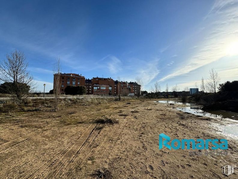 Land for sale at Calle Ciudad de Ávila, Ávila, 05002 with building, cloud, sky, plant, natural landscape, tree, land lot, grass, plain and landscape around