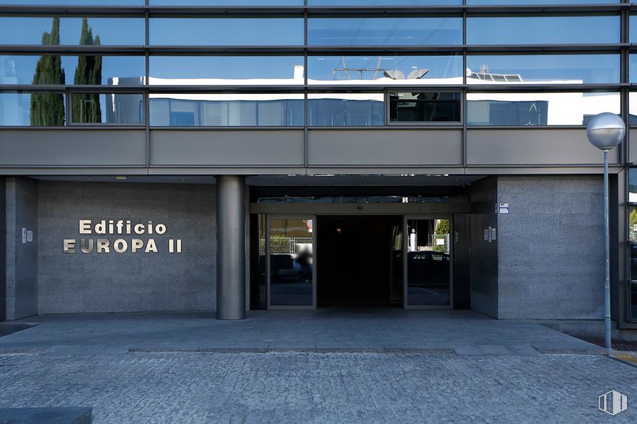 Oficina en alquiler en Edificio Europa II, Calle Musgo, 2, Moncloa - Aravaca, Madrid, 28023 con edificio, cielo, edificio comercial, fachada, bienes raíces, mediante, sombra, ciudad, accesorio y casa alrededor