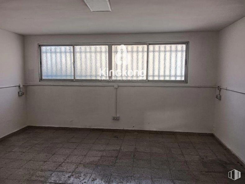 Industrial for sale at Zona industrial, Arganda del Rey, Madrid, 28500 with window, property, fixture, building, wood, interior design, floor, shade, flooring and real estate around