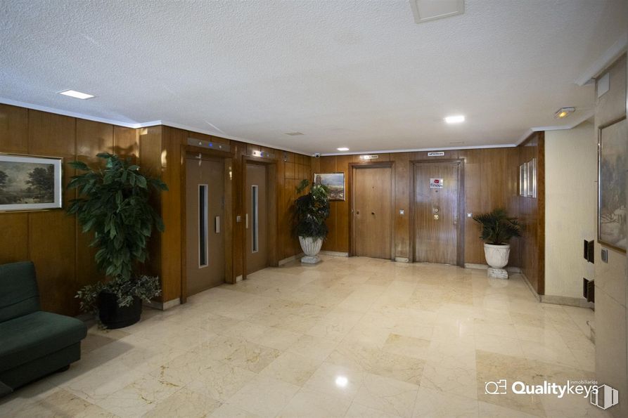 Oficina en venta en Calle Clara del Rey, Chamartín, Madrid, 28002 con planta de interior, marco, propiedad, planta, puerta, edificio, hall, madera, interiorismo y suelo alrededor