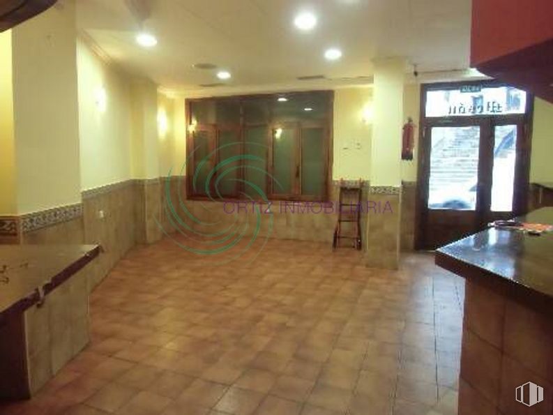 Retail for sale at Zona Puerta de Valencia, Cuenca, 16001 with furniture, wood, interior design, floor, door, flooring, hall, wood stain, hardwood and ceiling around