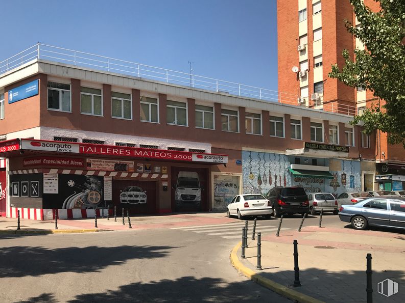 Local en venta en Calle Habana, 37, Fuenlabrada, Madrid, 28945 con coche, edificio, rueda, cielo, ventana, vehículo, neumático, área residencial, edificio comercial y diseño urbano alrededor