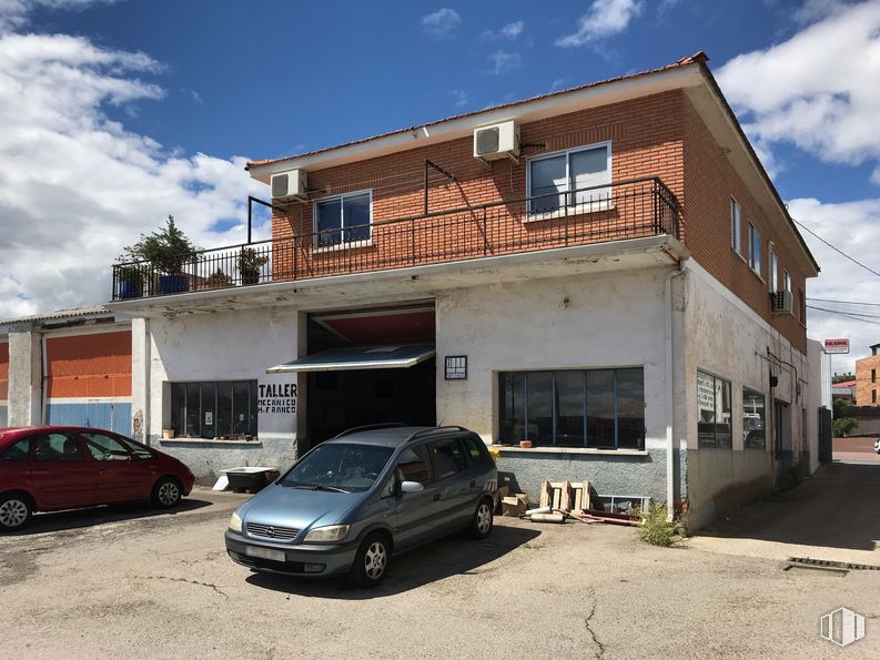 Nave en venta en Avenida de la Libertad, 64, Colmenar Viejo, Madrid, 28770 con coche, ventana, edificio, nube, cielo, luz de estacionamiento automotriz, rueda, neumático, vehículo y propiedad alrededor