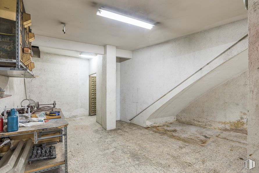 Local en venta en Calle Infanta Mercedes, 87-89, Tetuán, Madrid, 28020 con alumbrado, mueble, madera, pavimentos, piso, edificio, pasillo, madera, material compuesto y techo alrededor