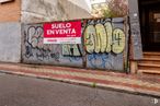 Land for sale at Calle Almazán, 16, La Latina, Madrid, 28011 with window, road surface, art, paint, tree, font, graffiti, plant, asphalt and facade around